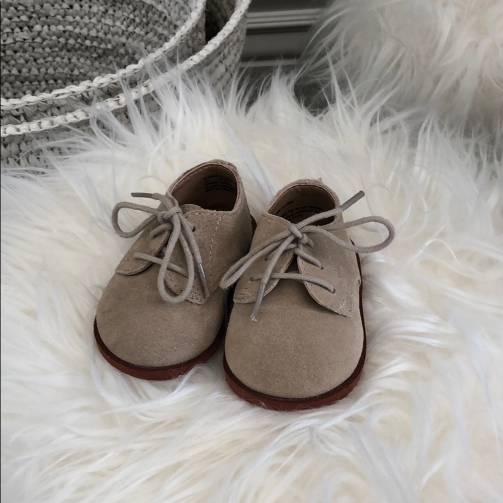 Size 1 Tucker and Tate tan suede oxford